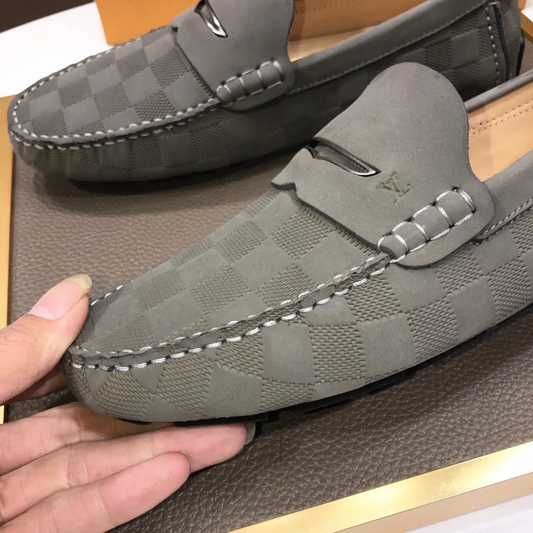 Men's men's shoes 💰420💰 [LV Doudou shoes] (water-dyed cowhide lining) new model is on the market, available on the official website. The new Doudou shoes are processed into single-color materials, and the uppers are made of imported cowhide material. The body of the shoe is fully hemmed with mark thread, and is lined with imported original cowhide leather. The elegant shoe shape is super suitable for all-matching, and the size is 38-44.